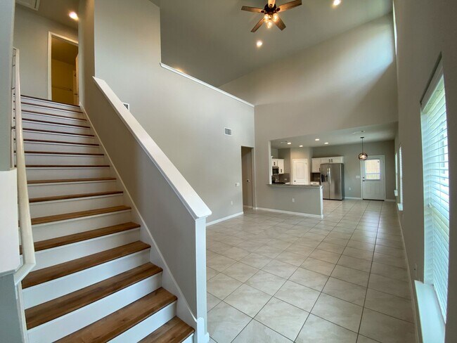 Building Photo - Wonderful 2 story, 3 bedroom home in South...