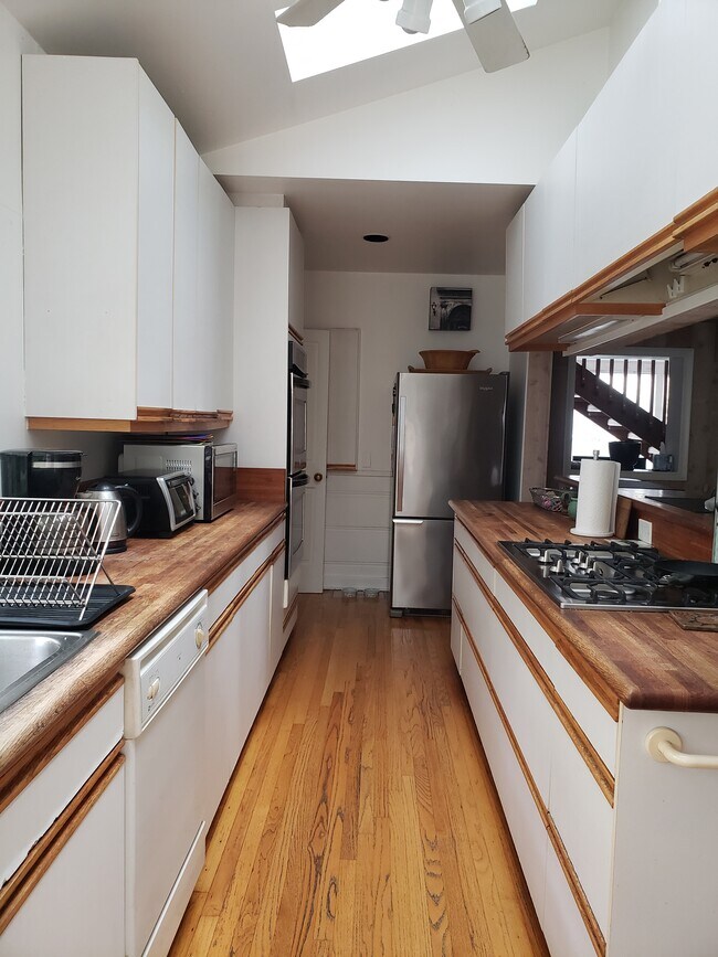 Foto del edificio - 814 Wellesley Ave