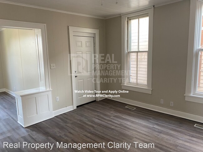 Foto del edificio - 2 br, 1 bath House - 637 Western Ave