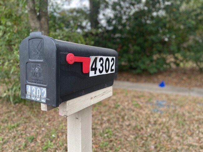 Foto del edificio - Renovated 3br/1ba Home in Richmond Heights!