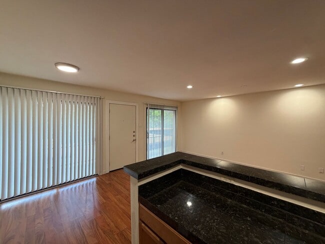 Building Photo - 4109 Avondale Ave