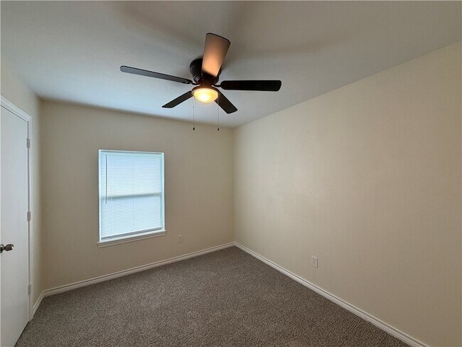 Foto del edificio - 306 W 23rd St