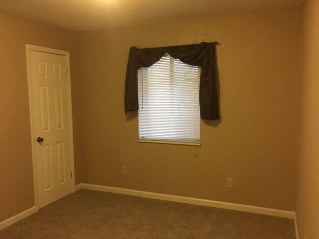 Dormitorio - 1201 7th St