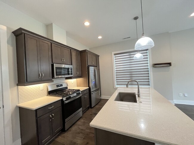 Photo - 2/2.5 - MODERN TOWNHOME IN THE NATIONS