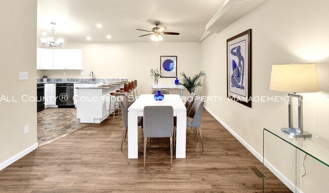 Building Photo - 53 Royal Crest Dr