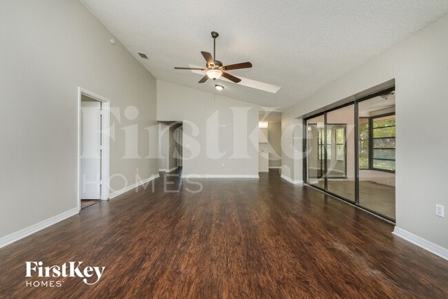 Foto del edificio - 8604 Knob Hill Ct