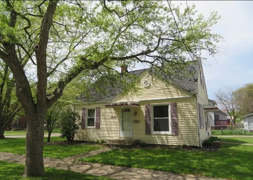 Primary Photo - 1239 Eastwood Ave