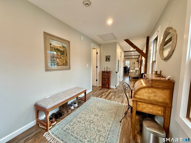 Foto del edificio - 4 Main St S