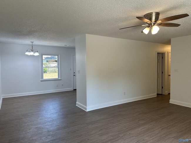 Building Photo - 127 Liza Ln