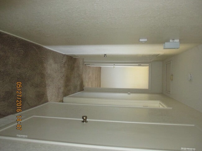 Building Photo - FOU310