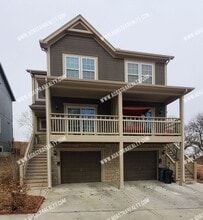 Building Photo - 1122 Armstrong Ave