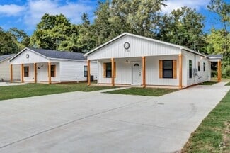 Building Photo - 700 Carmen Ave