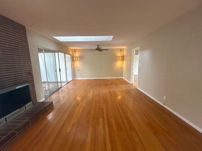 Foto del edificio - 1235 Purdue Ave