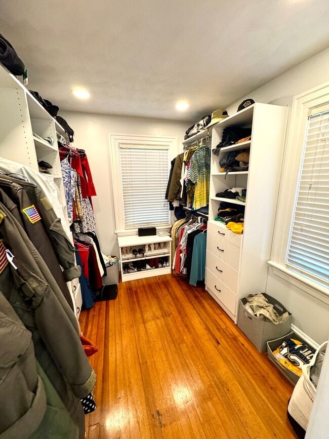 Building Photo - Charming 4-Bedroom Home in the Heart of Co...