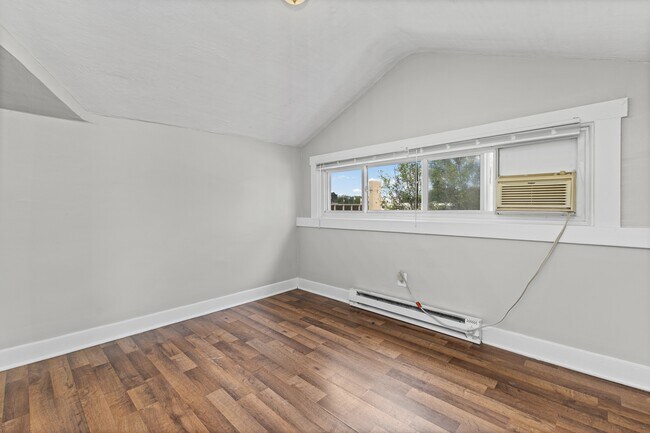 Foto del edificio - 340 E Troy St