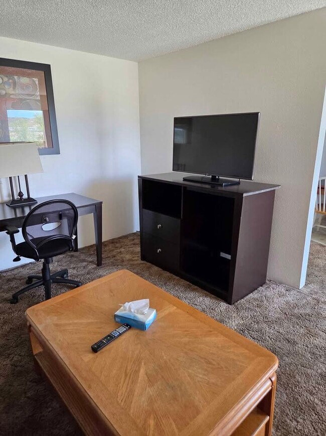 Foto del edificio - 1209 Country Ln