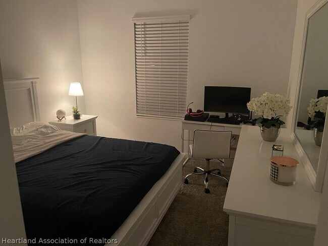 Foto del edificio - 921 Washington St