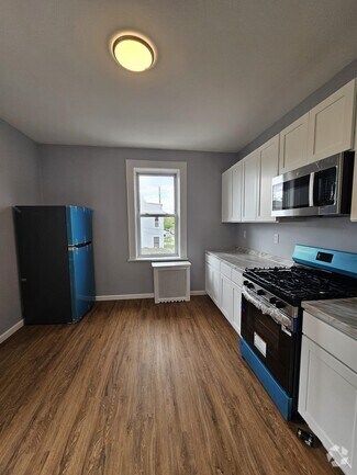 Building Photo - 506 N 13th St