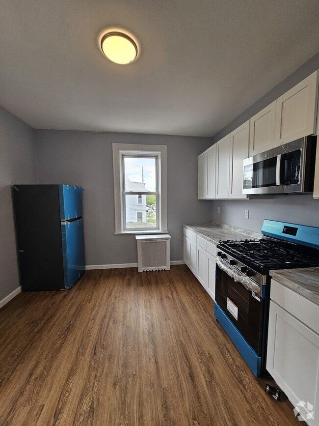 Building Photo - 506 N 13th St