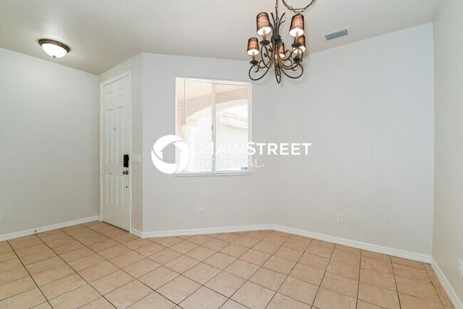 Building Photo - 3 Bedroom Pet-Friendly Home in Fort Myers, FL with Main Street Renewal