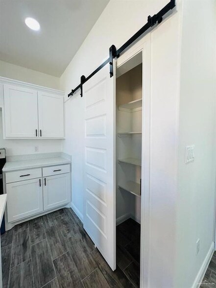 Foto del edificio - 5403 N Crown Point