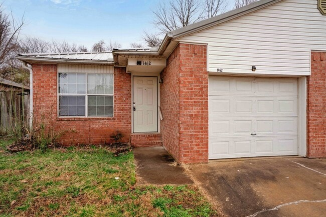 Photo - Dawn Dr. 1460 -1462 Apartment