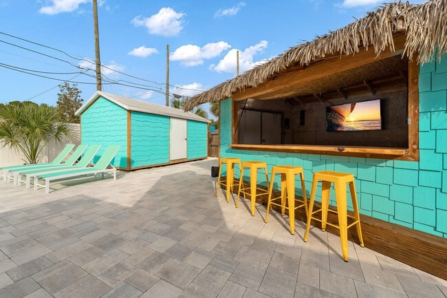 Foto del edificio - 6660 Date Palm Ave S