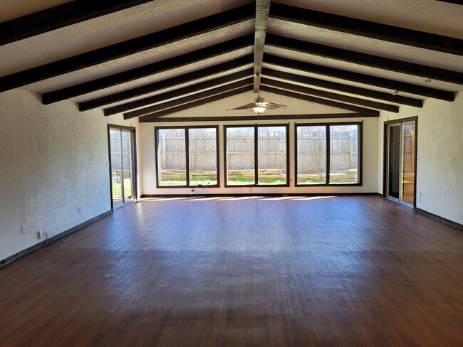 Foto del edificio - 102 Redbird Cir