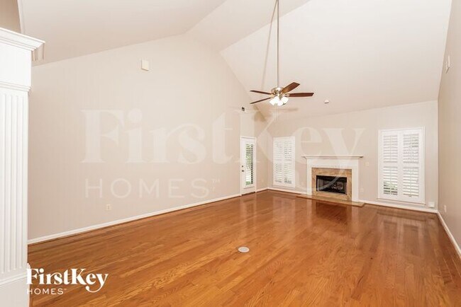 Building Photo - 3175 Crossings Dr