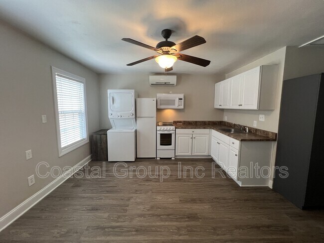 Building Photo - 1363 Eagle Ave