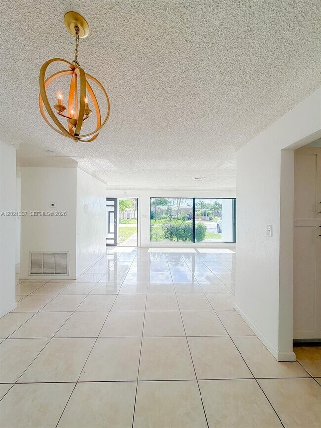 Foto del edificio - 1650 NW 26th Terrace