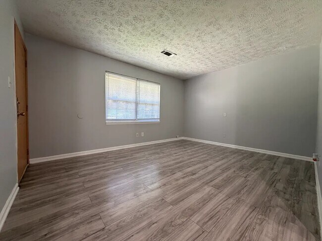 Foto del edificio - 4882 Valley Dale Ct SW