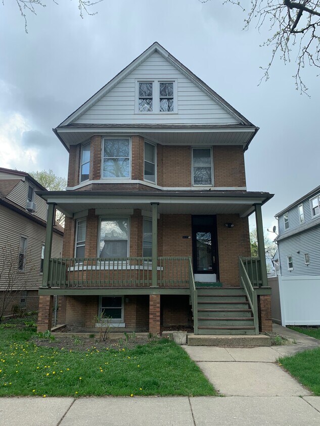 4236 N Ridgeway Ave Unit 3, Chicago, IL 60618 Apartments in Chicago