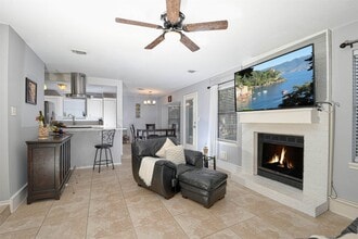 Building Photo - 17 S High Oaks Cir