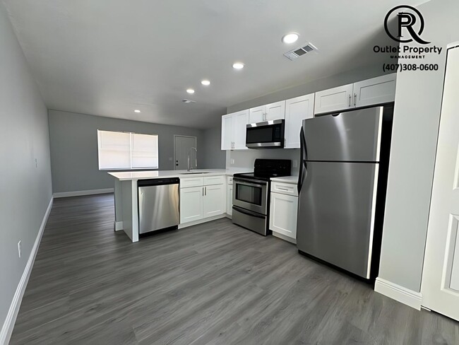 Building Photo - 440TRU