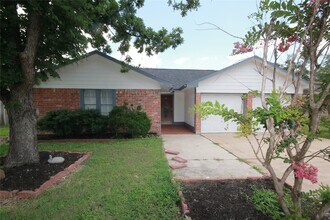 Building Photo - 22138 Birch Valley Dr
