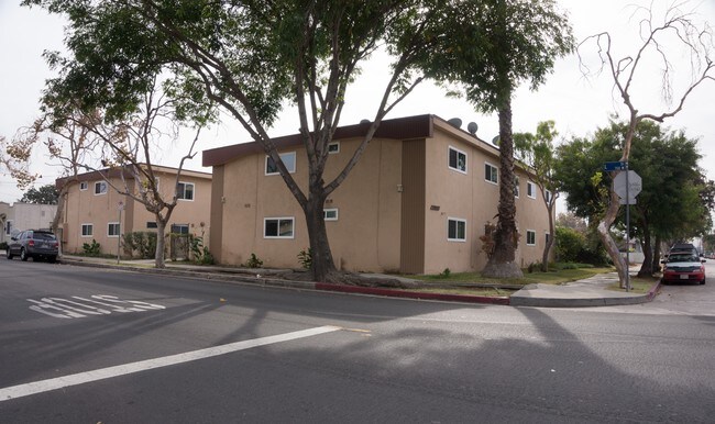 Building Photo - 1168 Mcdonald Ave SW