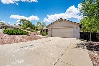 Building Photo - 2045 Sequoia Dr
