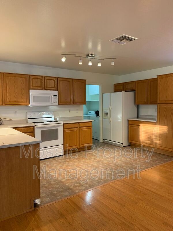 Foto del edificio - 43697 Bedford Dr