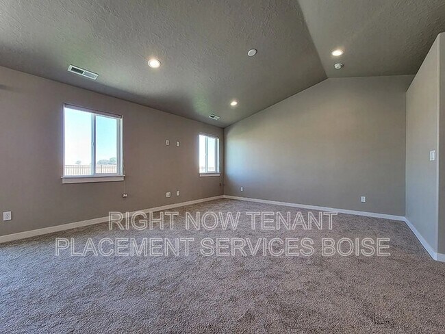 Foto del edificio - 1096 N Ryde Ave