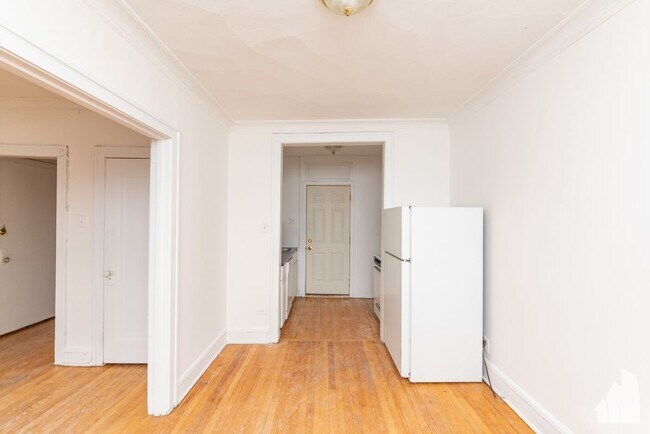 Building Photo - 4414 N Whipple St