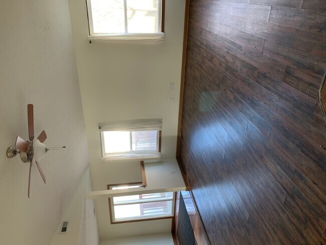 Foto del edificio - 3216 Hunter Rd