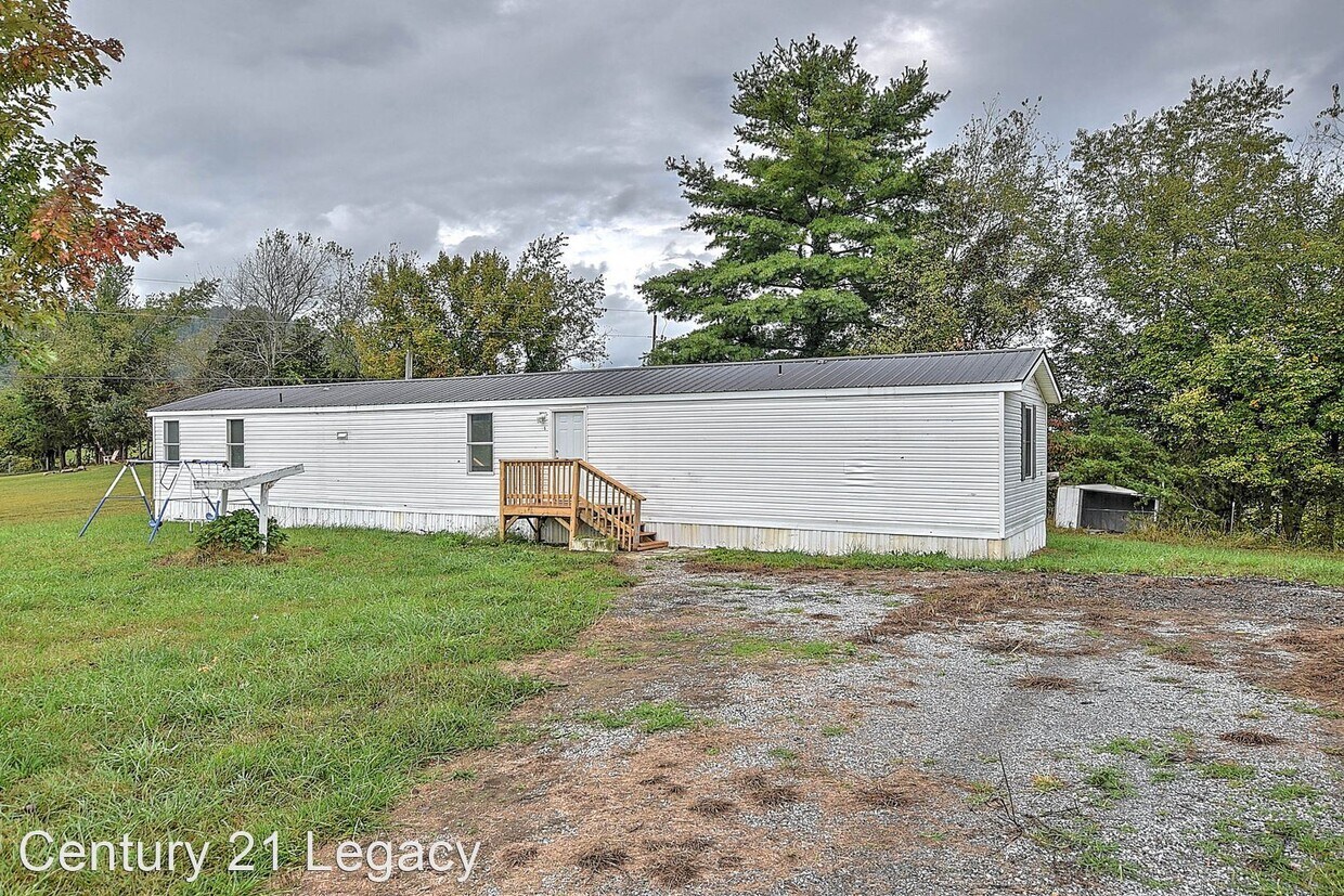Primary Photo - 3 br, 2 bath House - 205 Burnett Chapel Ln