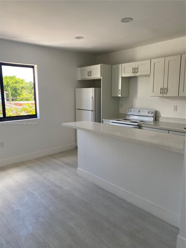 Foto del edificio - 1101 SW 12th Ct