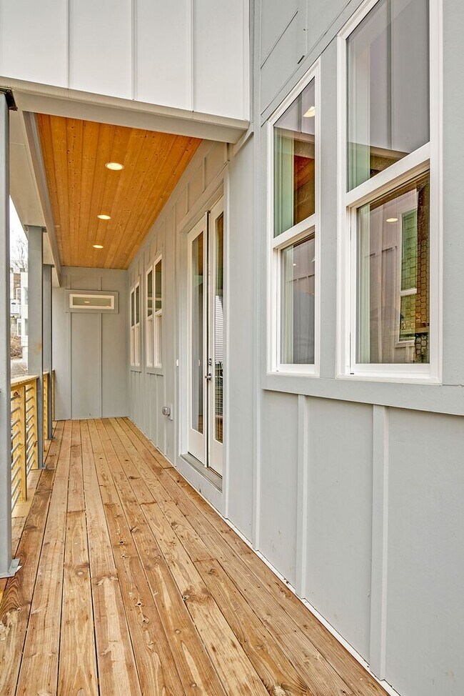 Building Photo - Modern West Nashville Living Near The Nations