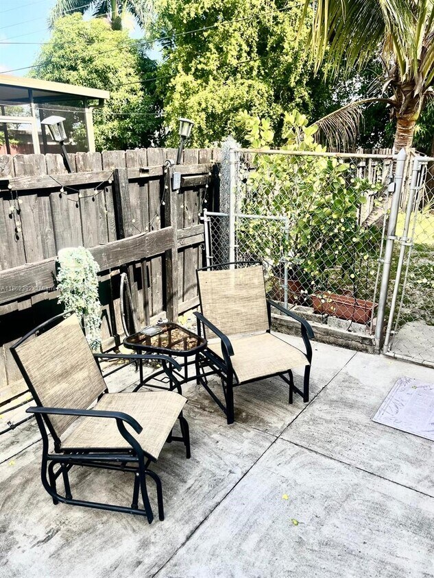 Foto principal - 3775 NW 13th St