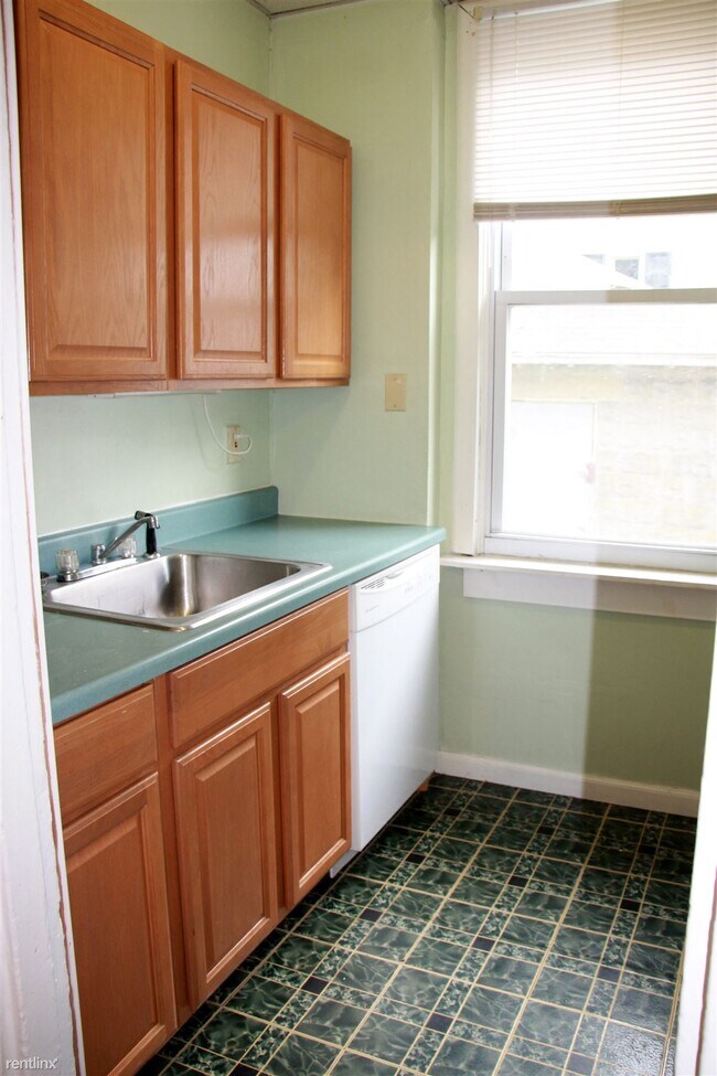 Foto del edificio - 1 br, 1 bath 4plex - 44 Chestnut St