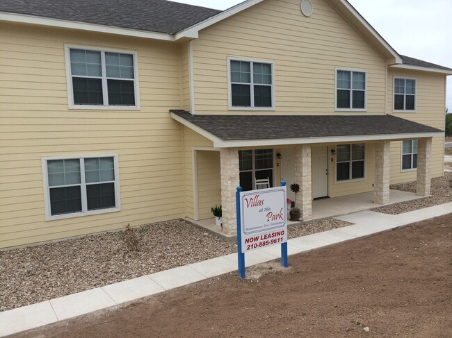 Building Photo - 2310 Sailing Way N