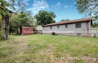 Building Photo - 6 Parkridge Dr