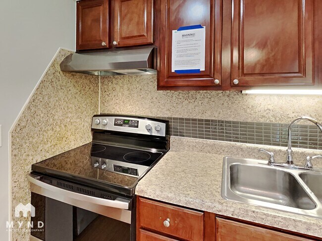 Building Photo - 300 Anne Ave